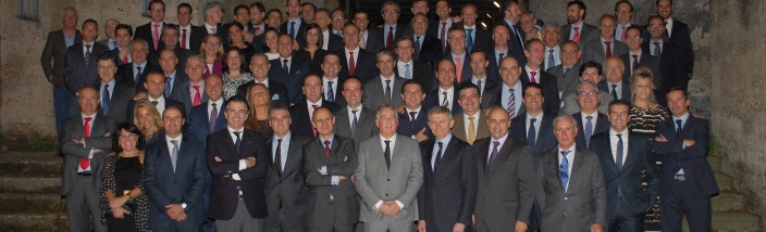 Manuel Ruiz recibe en Sevilla un caluroso homenaje por su amplia trayectoria profesional en Volkswagen